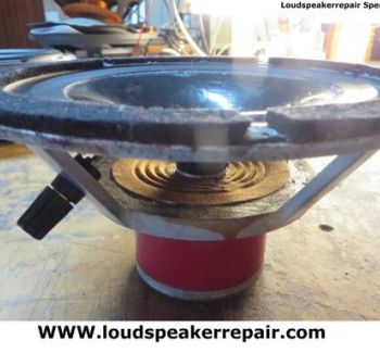 Professionele reparatie van Spendor speakers, van oudere modellen tot hoogwaardige luidsprekers. Defecte spreekspoel, versleten surround of andere schade? Wij zorgen voor een vakkundige restauratie.