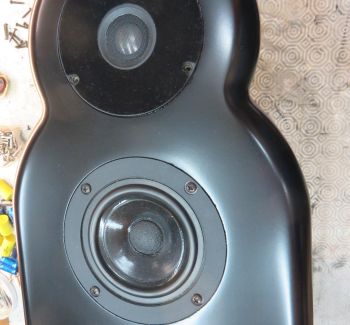 Acarian Systems Alon 1 speaker repair en vintage luidspreker reparatie. Professioneel herstel van woofers, tweeters, surrounds en speakerunits met aandacht voor originele specificaties en authentieke geluidsweergave.