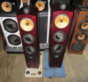 Een klassieke B&W 802 Series 80 verdient een deskundige reparatie. Van een beschadigde woofer tot een defecte tweeter of spreekspoel: gespecialiseerde restauratie helpt de authentieke kwaliteit en klank van deze luidspreker te behouden.
