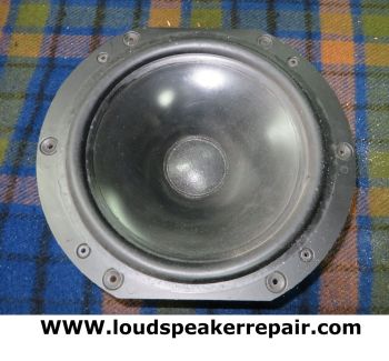 De B&W 801 Series 80 staat bekend om zijn krachtige en gedetailleerde weergave. Bij restauratie kunnen woofers, middentoners, tweeters en andere onderdelen worden aangepakt met aandacht voor de originele specificaties.