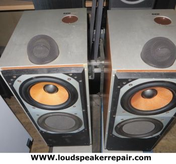 Bowers & Wilkins DM7 luidsprekers zijn geliefd bij liefhebbers van vintage audio. Bij slijtage kunnen woofers, tweeters en surrounds professioneel worden gerepareerd, met aandacht voor de oorspronkelijke kwaliteit en klank.