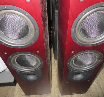 De B&W 802 Series 80 behoort tot de bekende klassieke luidsprekers van Bowers & Wilkins. Bij problemen met woofers, spreekspoelen of tweeters is gespecialiseerde luidsprekerreparatie belangrijk om de originele prestaties te behouden.