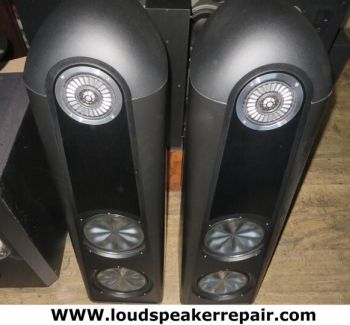 : Grondige revisie van het zware Thiel CS 3.5 woofer-chassis. De magneetspleet wordt klinisch gereinigd en de spider vernieuwd om de originele, gortdroge Thiele-Small laagweergave volledig te herstellen.